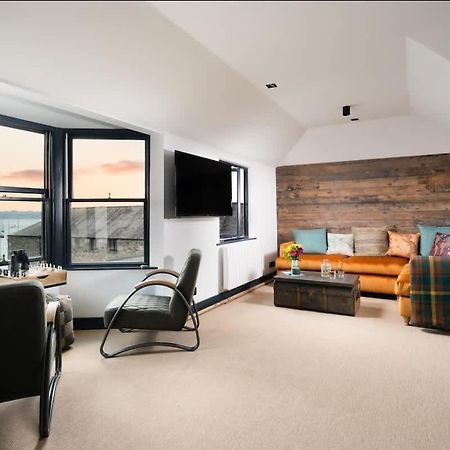 Stunning Waterfront Apartment With Spectacular Views & Parking At 'Captains Loft' Falmouth Exterior photo