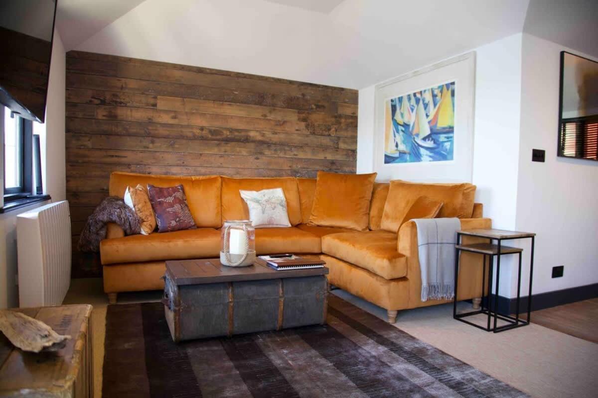 Stunning Waterfront Apartment With Spectacular Views & Parking At 'Captains Loft' Falmouth Exterior photo