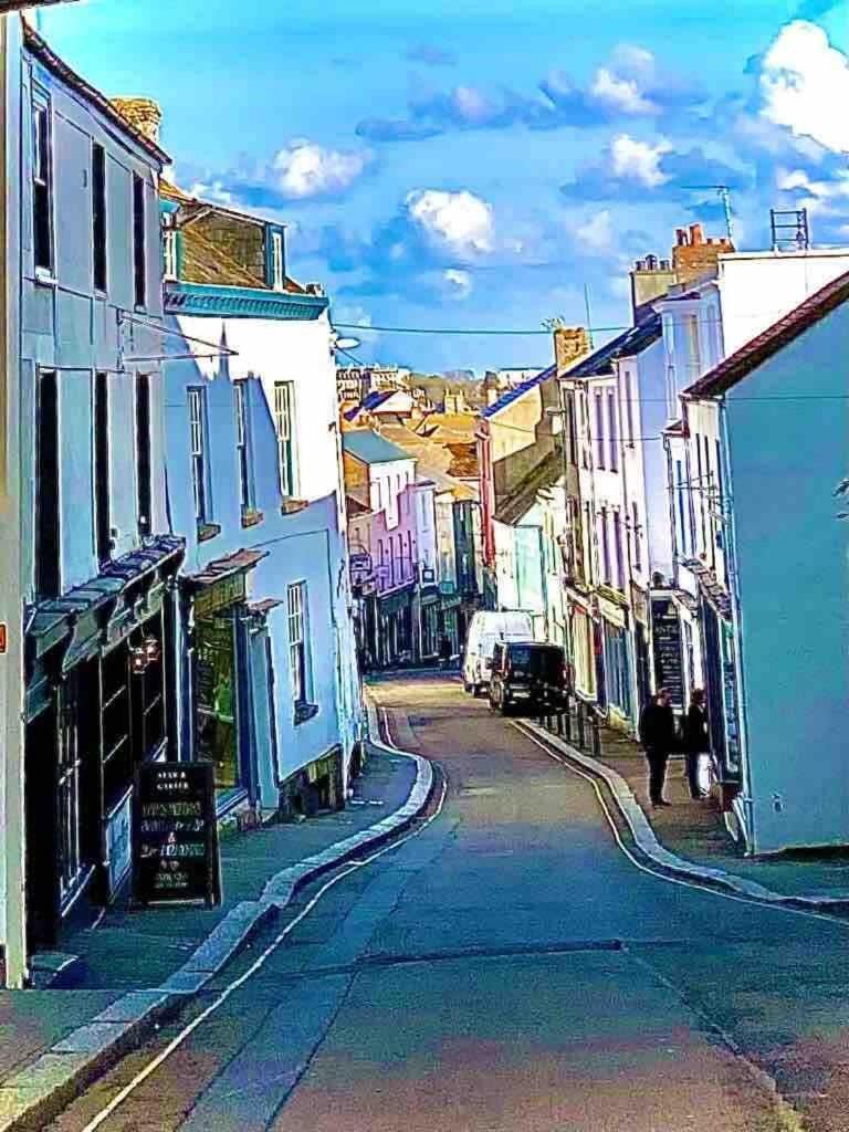 Stunning Waterfront Apartment With Spectacular Views & Parking At 'Captains Loft' Falmouth Exterior photo