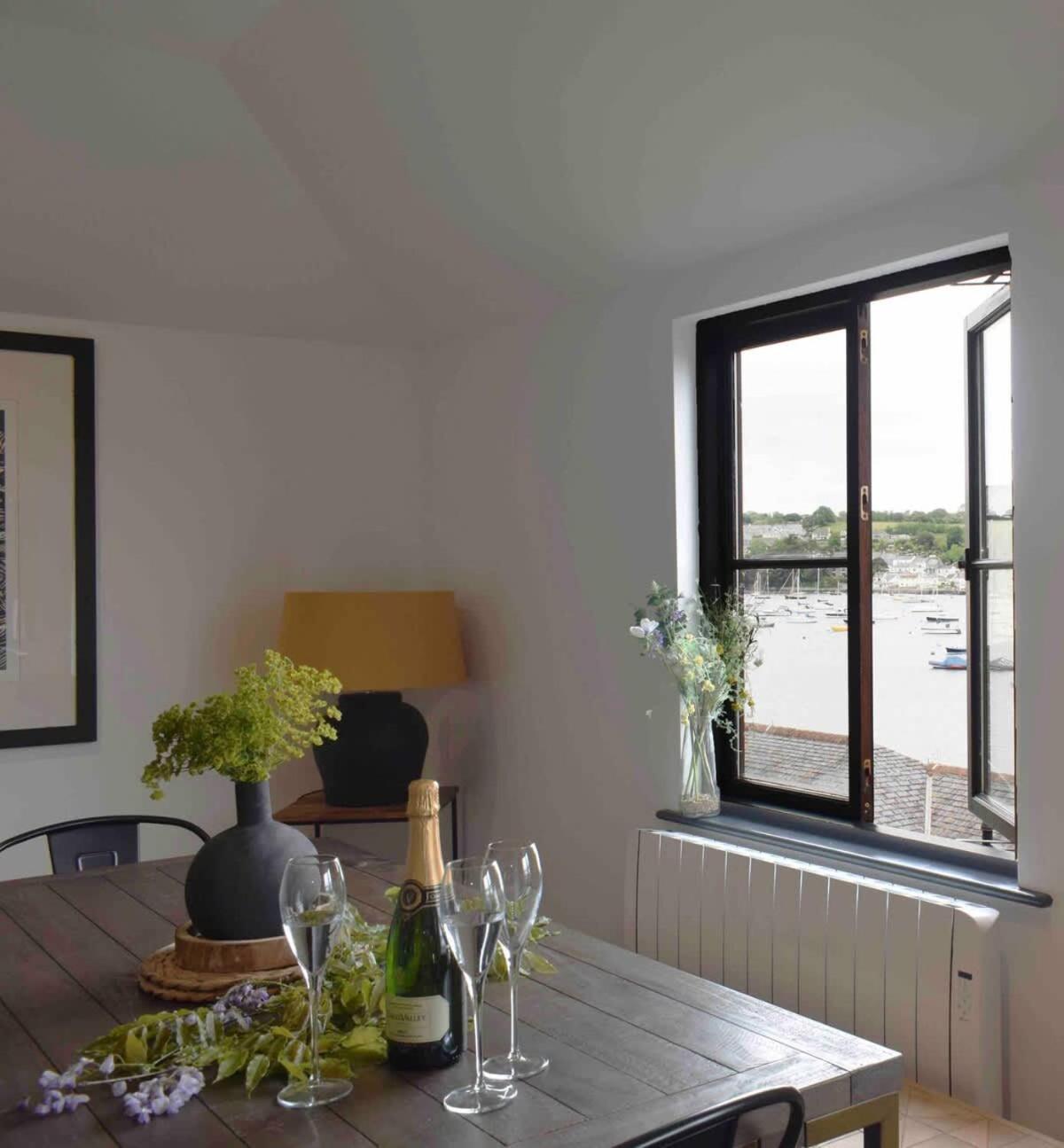 Stunning Waterfront Apartment With Spectacular Views & Parking At 'Captains Loft' Falmouth Exterior photo