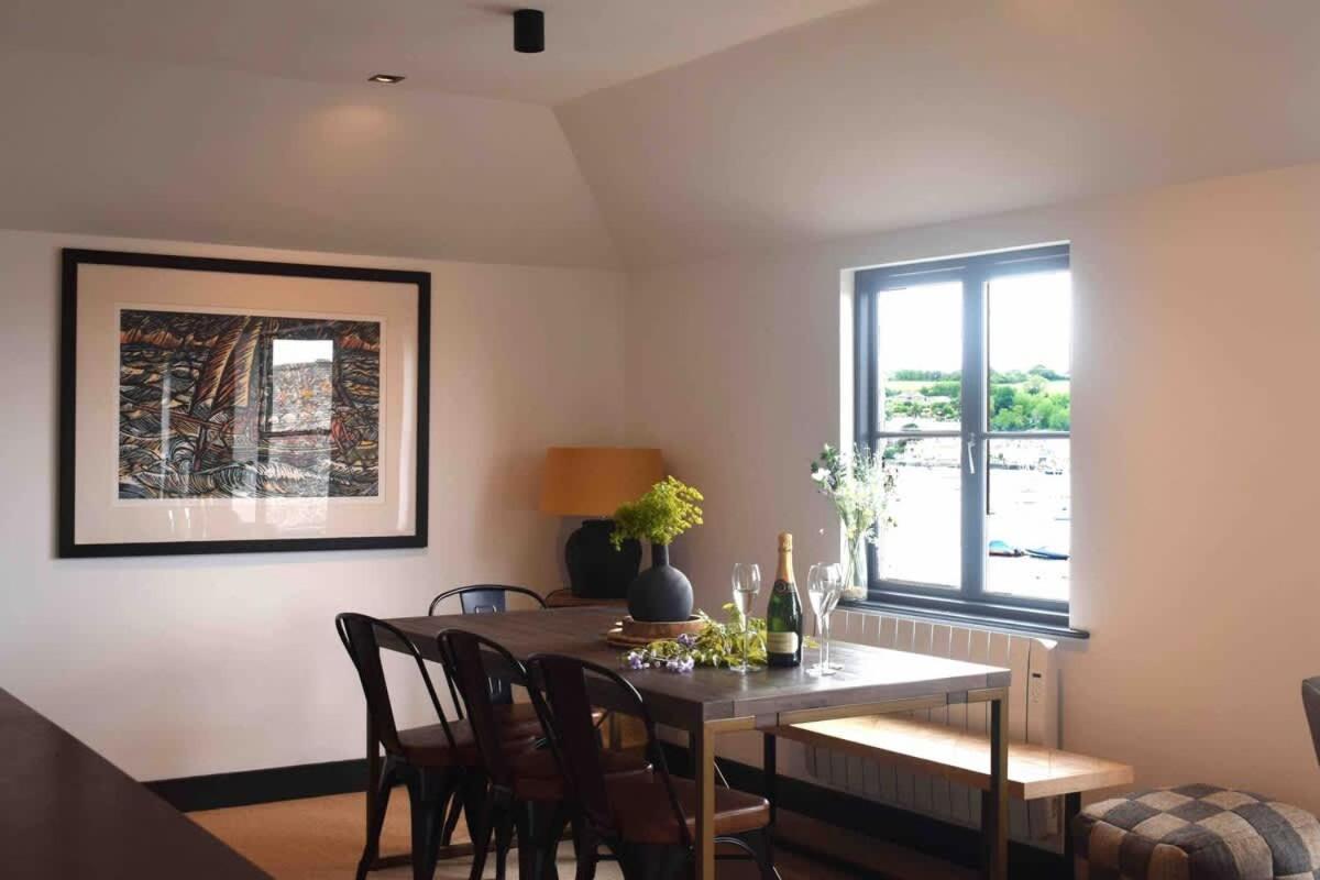 Stunning Waterfront Apartment With Spectacular Views & Parking At 'Captains Loft' Falmouth Exterior photo