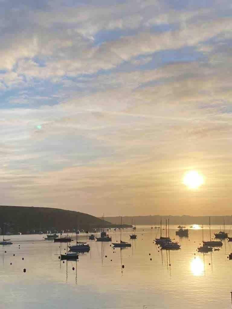 Stunning Waterfront Apartment With Spectacular Views & Parking At 'Captains Loft' Falmouth Exterior photo